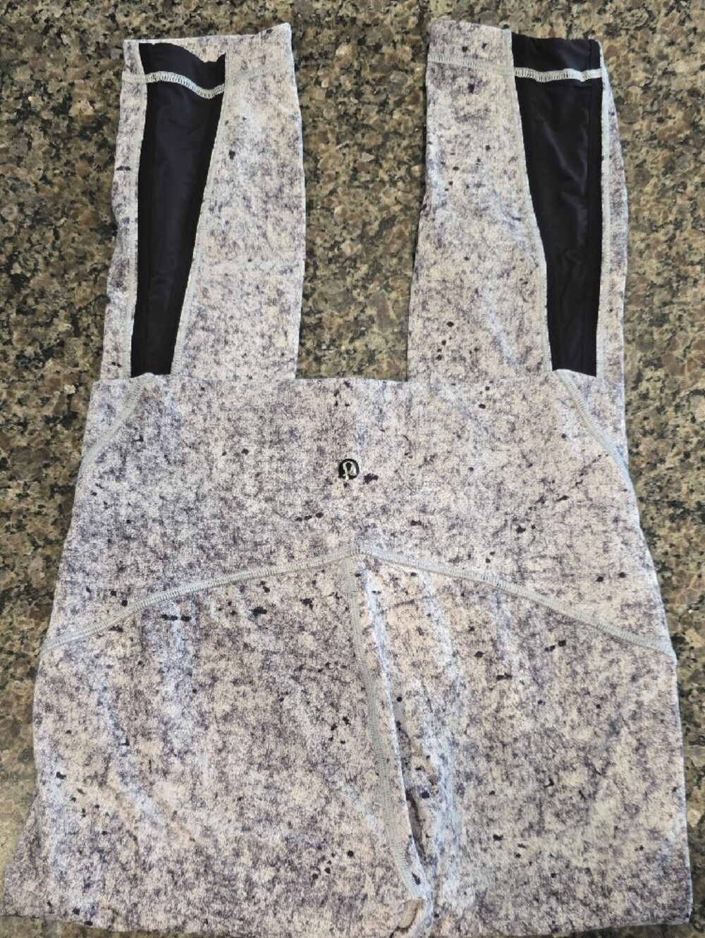 Lululemon Wunder Under Hi-Rise 7/8 Tight in Antiqued Alpine White Multi & Black - Picture 3 of 7